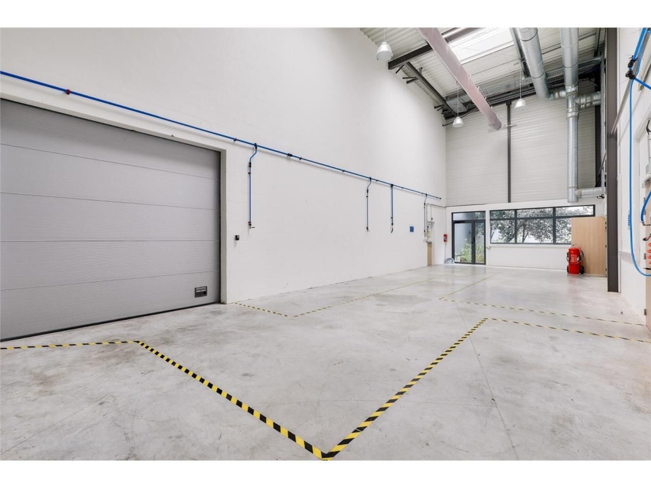 CBRE vous propose à louer un entrepôt/local d'act