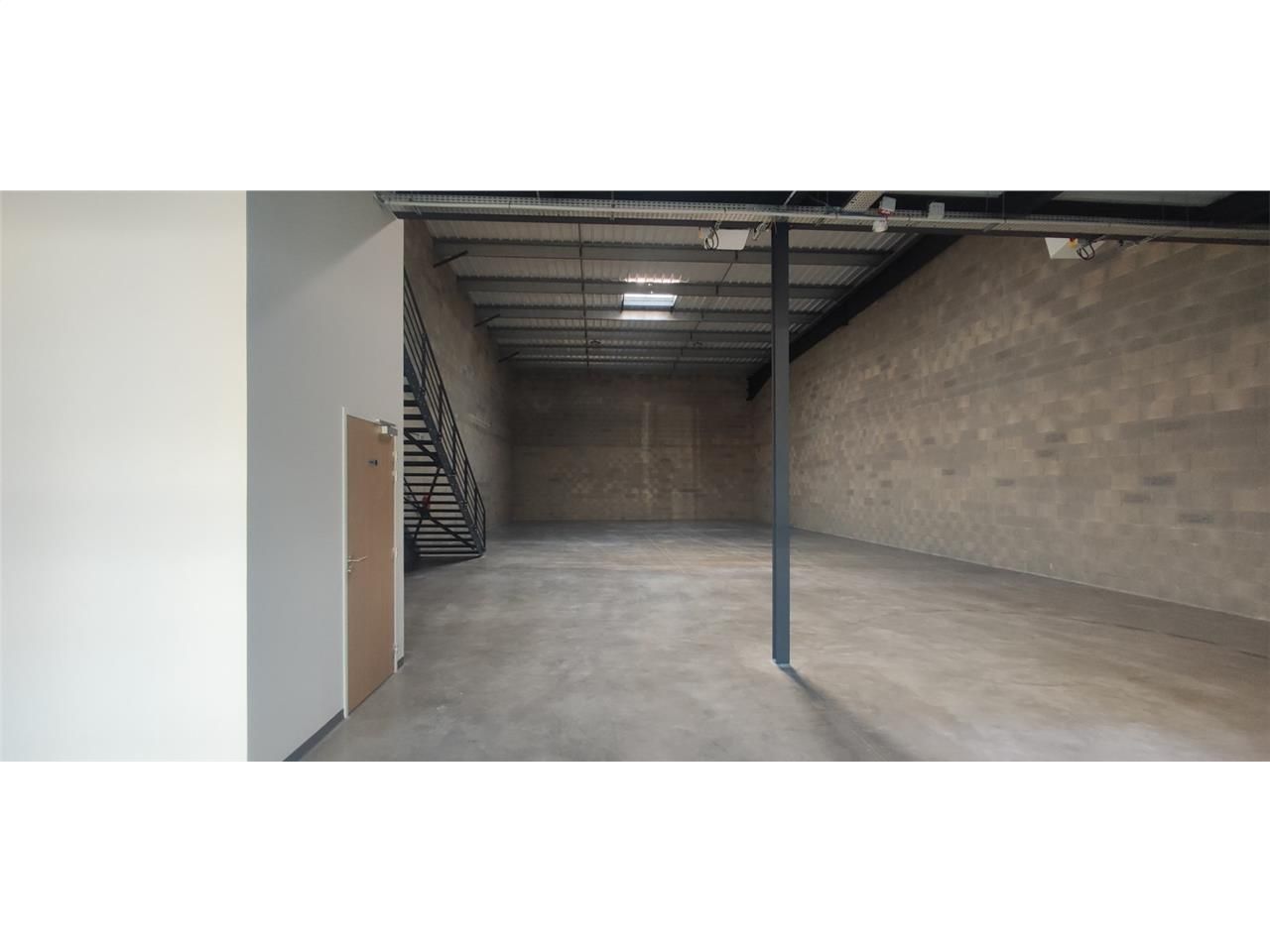 CBRE vous propose à louer en exclusivité, un entr