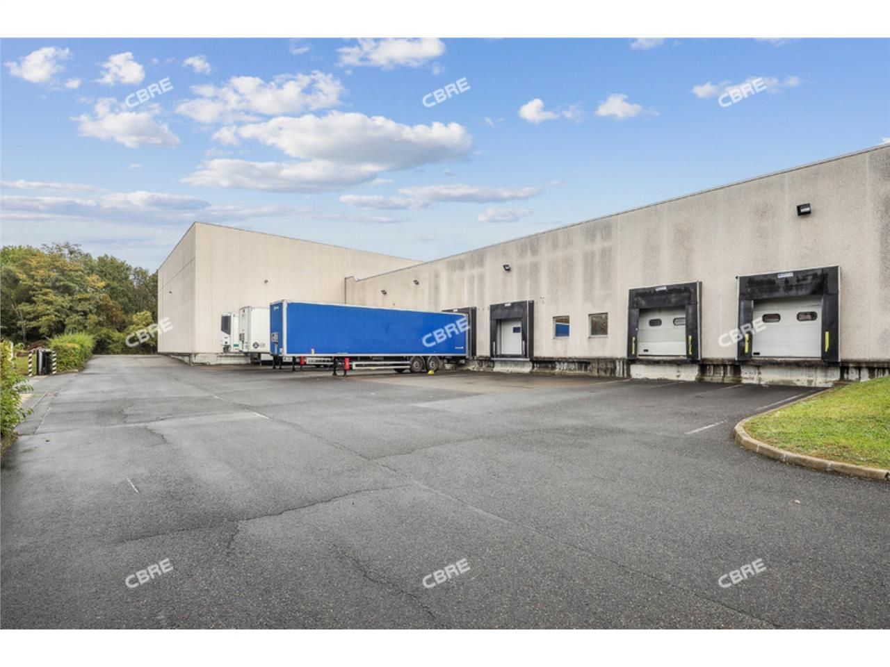 CBRE vous propose à louer un bâtiment indépendant