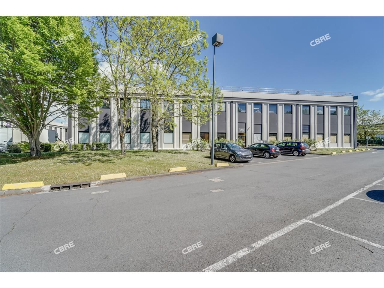 CBRE vous propose à louer un entrepôt/local d'act