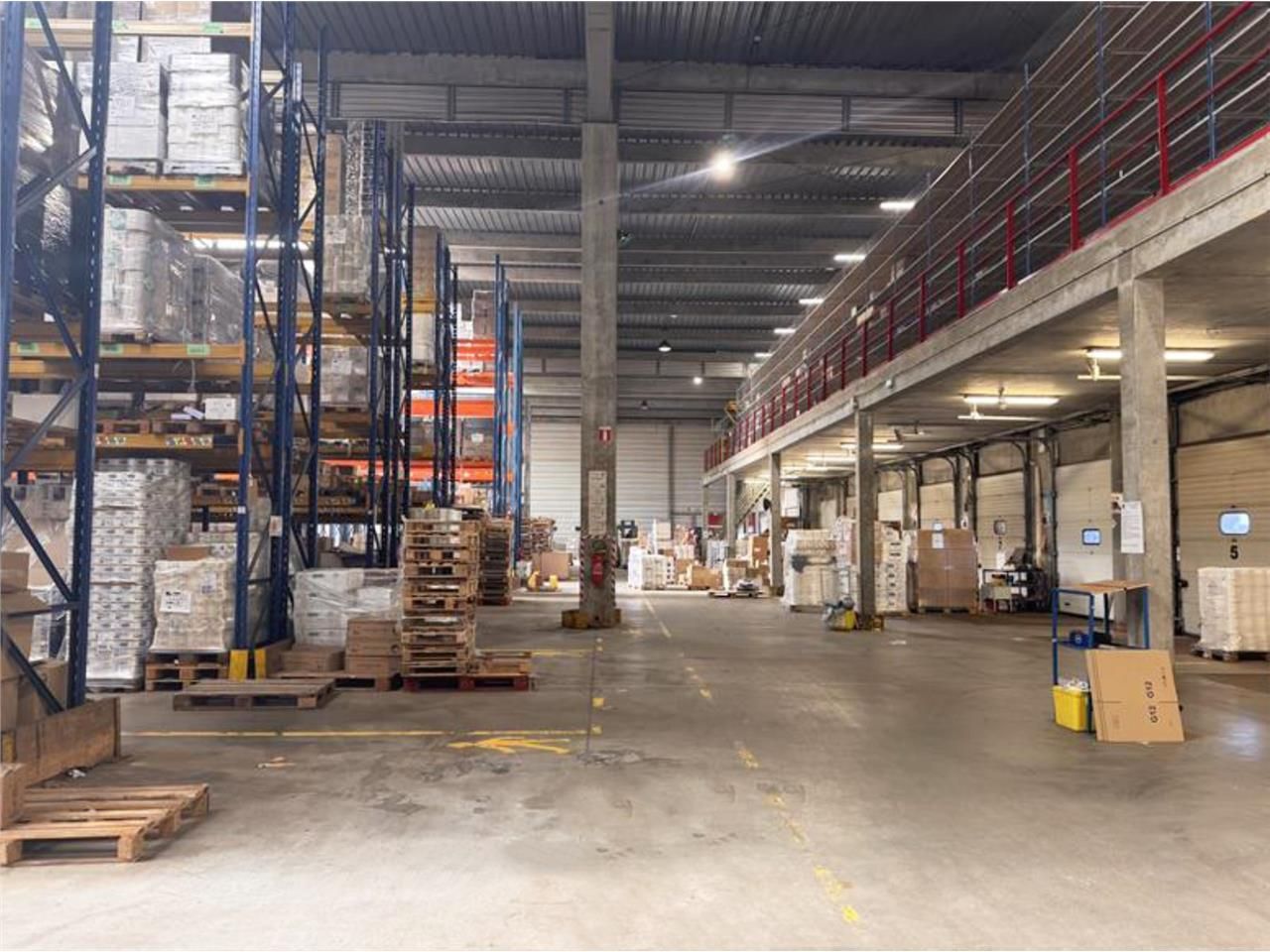 CBRE vous propose à louer, un entrepôt/local d'ac