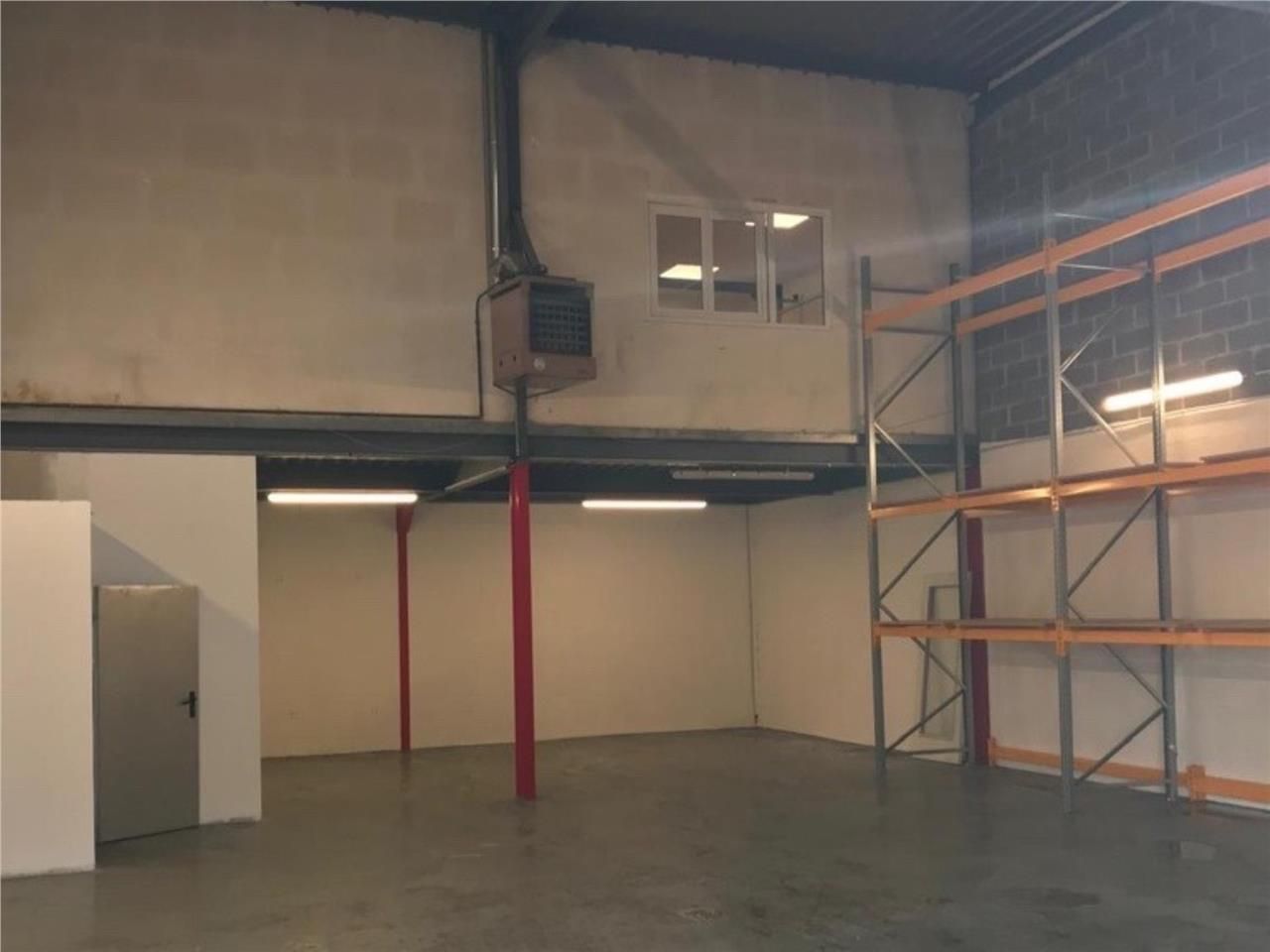 CBRE vous propose à louer, deux lots d'activités 