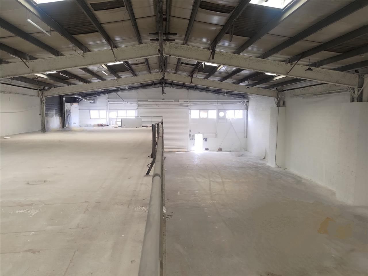 CBRE vous propose à louer, un local d'activités s