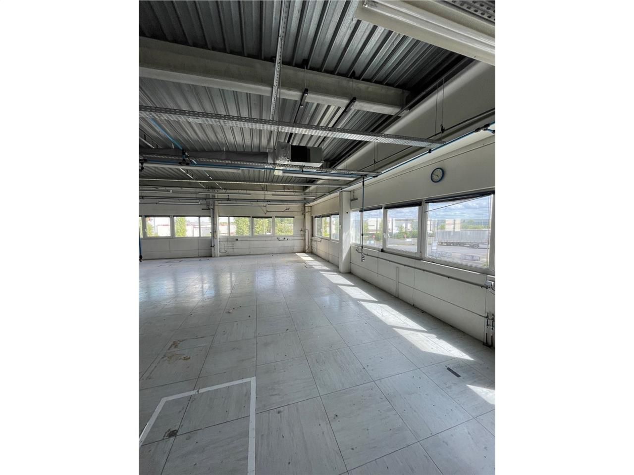 CBRE vous propose à vendre un entrepôt/local d'ac