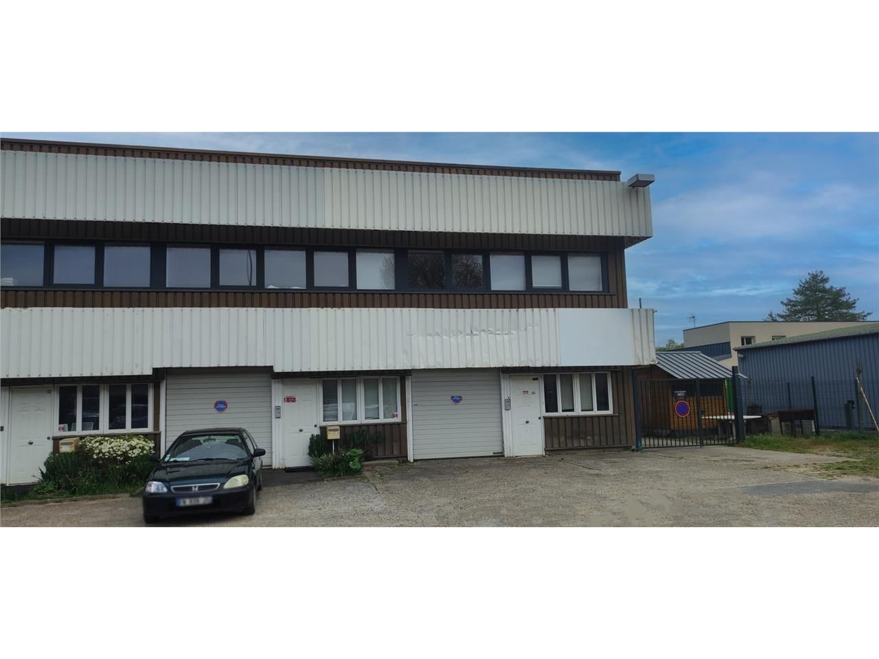 CBRE vous propose à louer, un entrepôt/local d'ac