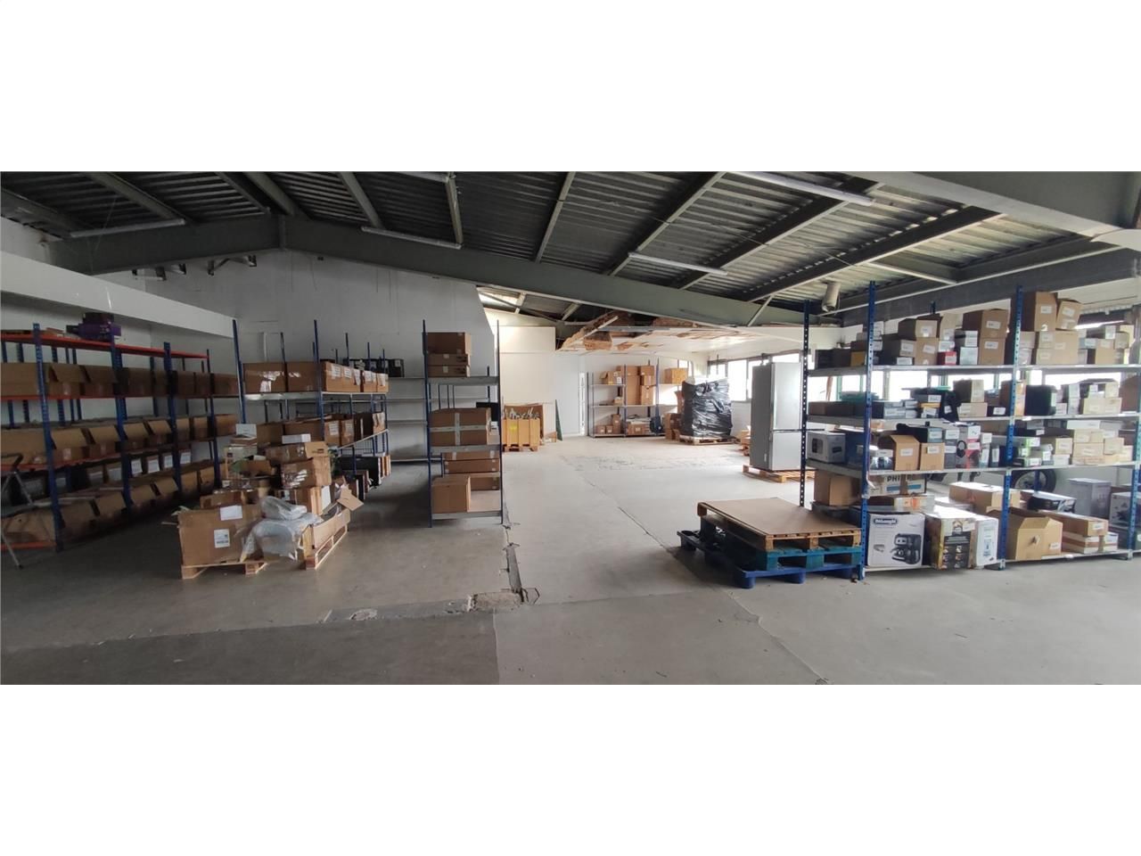 CBRE vous propose à louer, un entrepôt/local d'ac