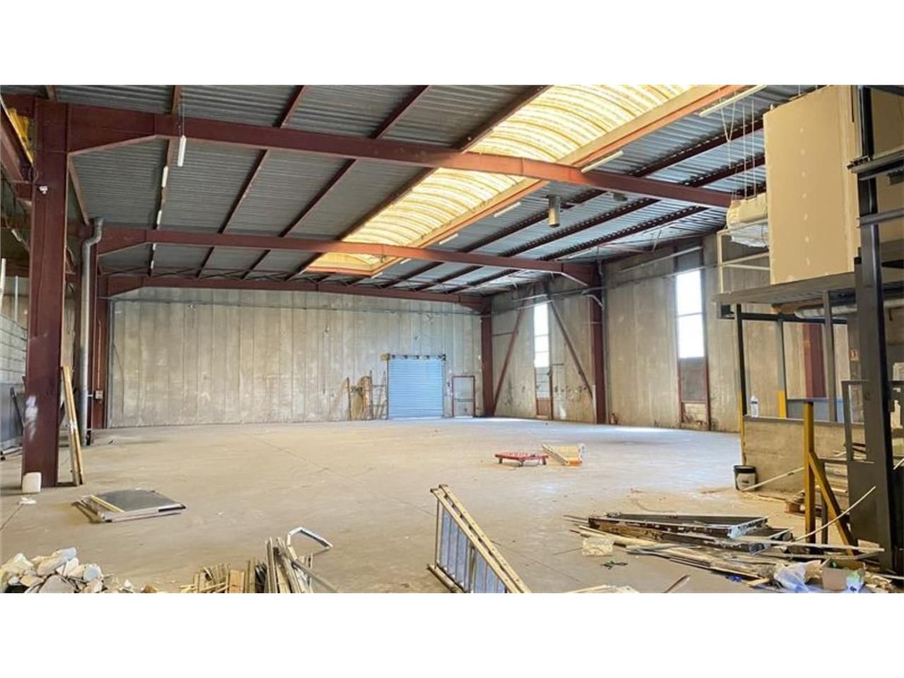 CBRE vous propose à louer, un entrepôt/local d'ac
