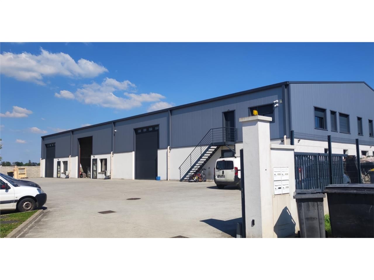 CBRE vous propose à louer, un entrepôt/local d'ac