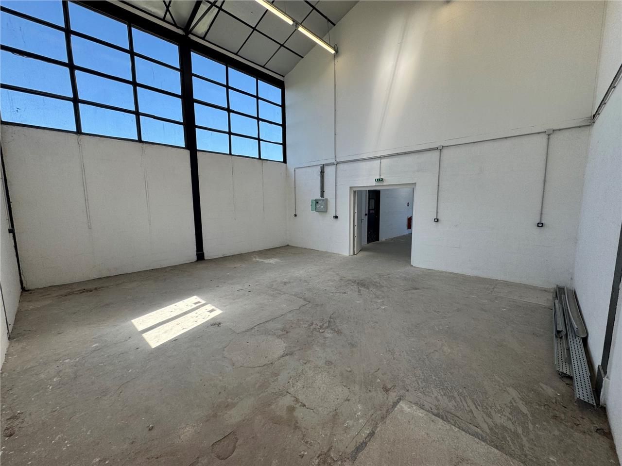 CBRE vous propose à louer, un local d'activités s