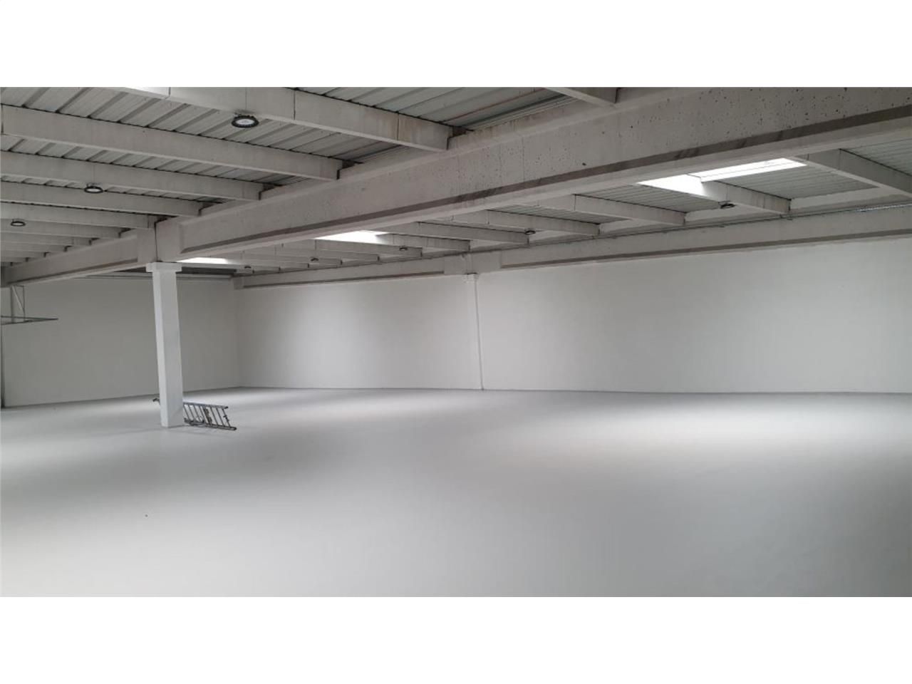 CBRE vous propose à vendre ou  à louer, un entrep