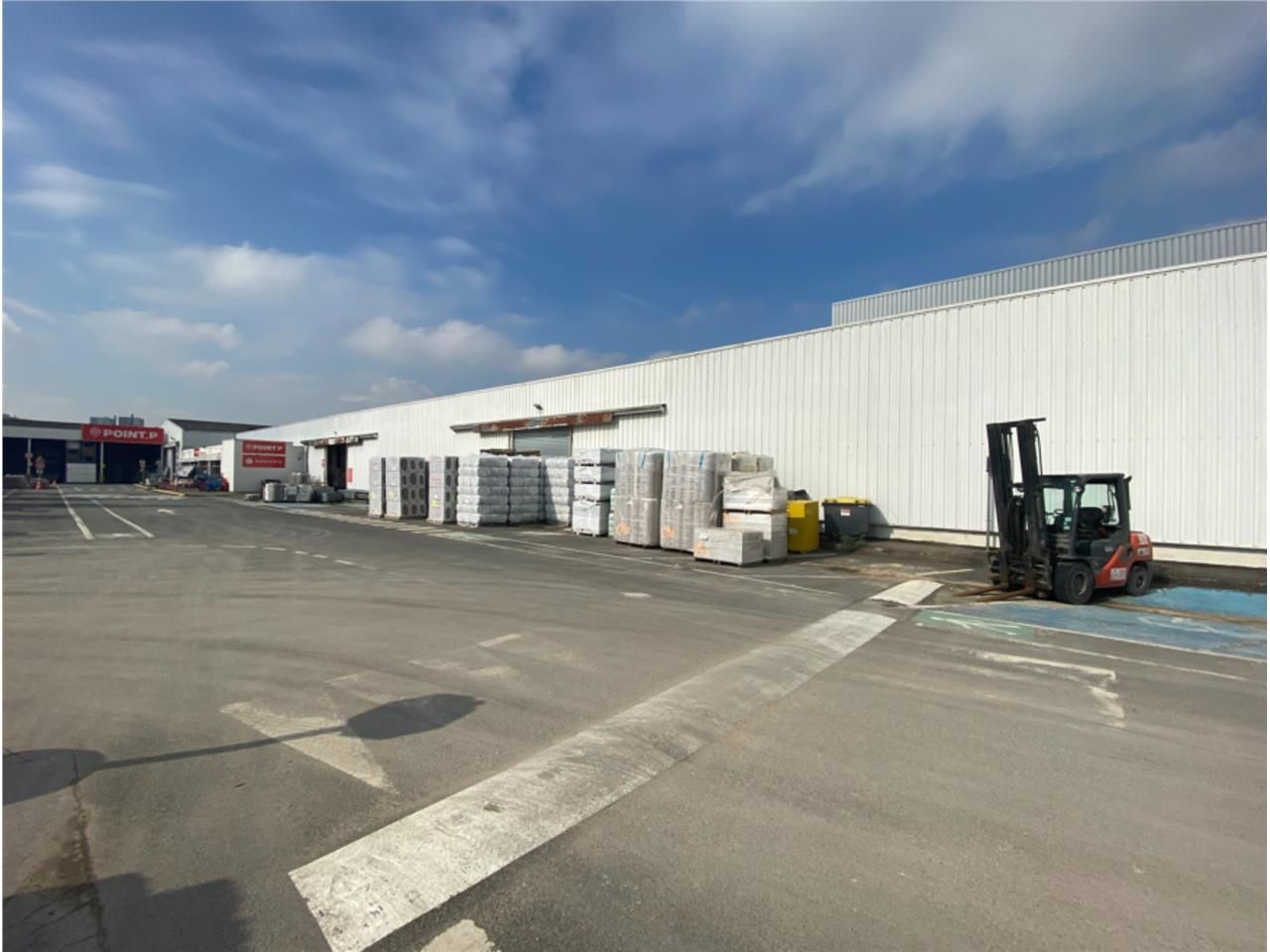 CBRE vous propose à louer un entrepôt/local d'act