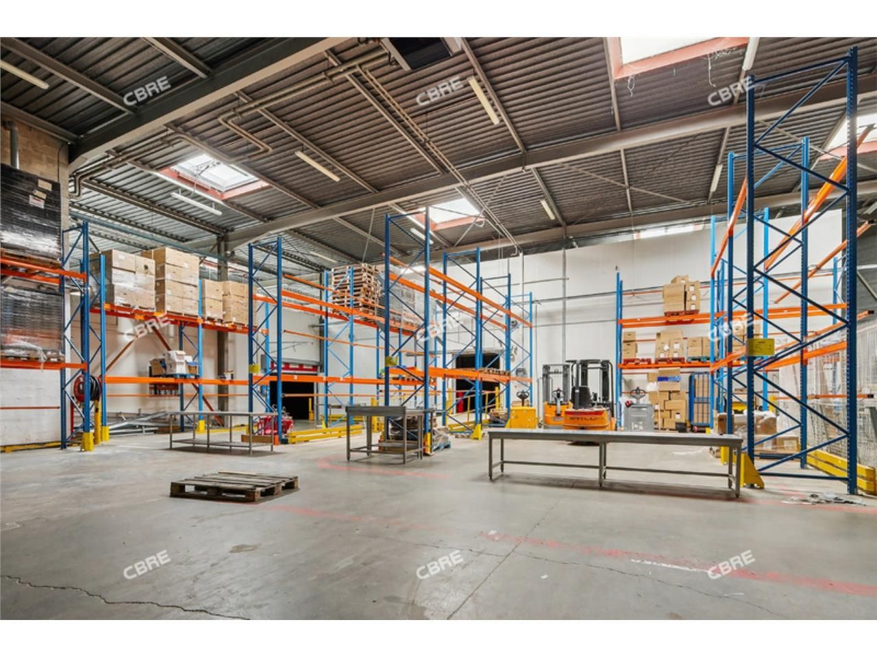CBRE vous propose à louer, un entrepôt/local d'ac