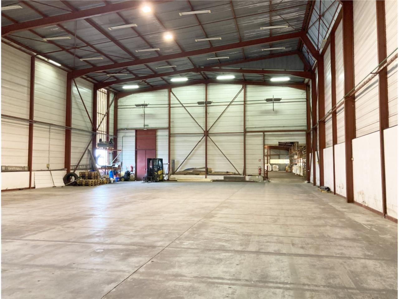 CBRE vous propose à louer, un entrepôt/local d'ac
