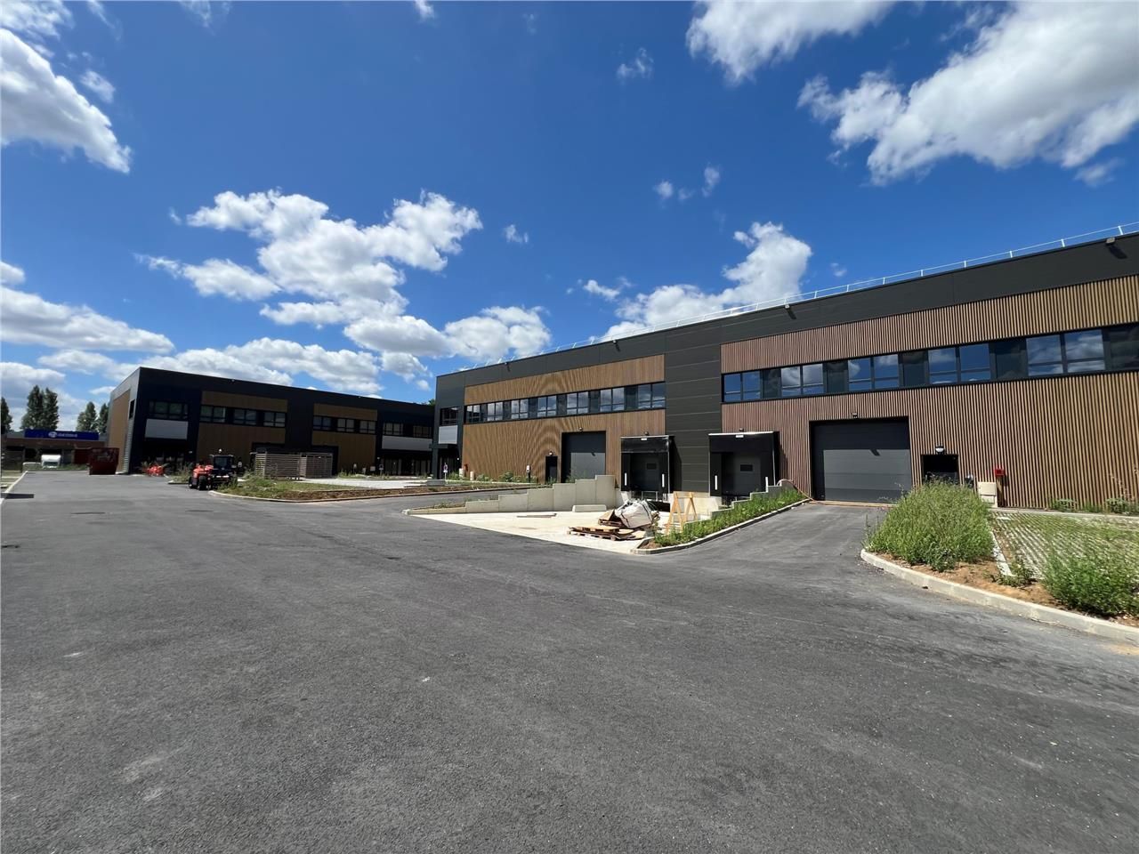 CBRE vous propose à louer, un entrepôt/local d'ac