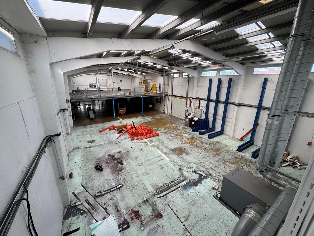 CBRE vous propose à louer, un local d'activités  