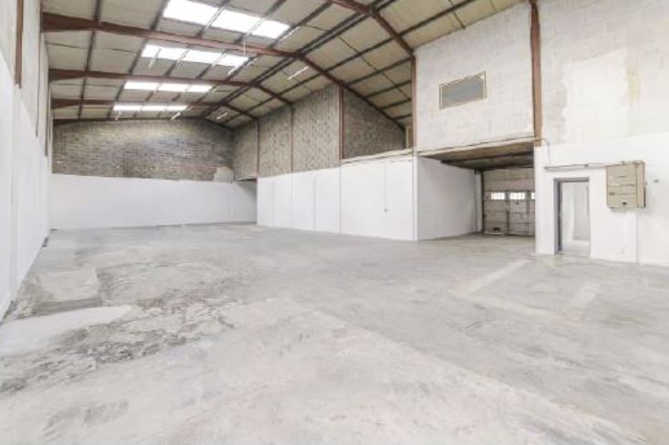 CBRE vous propose à louer un entrepôt/local d'act