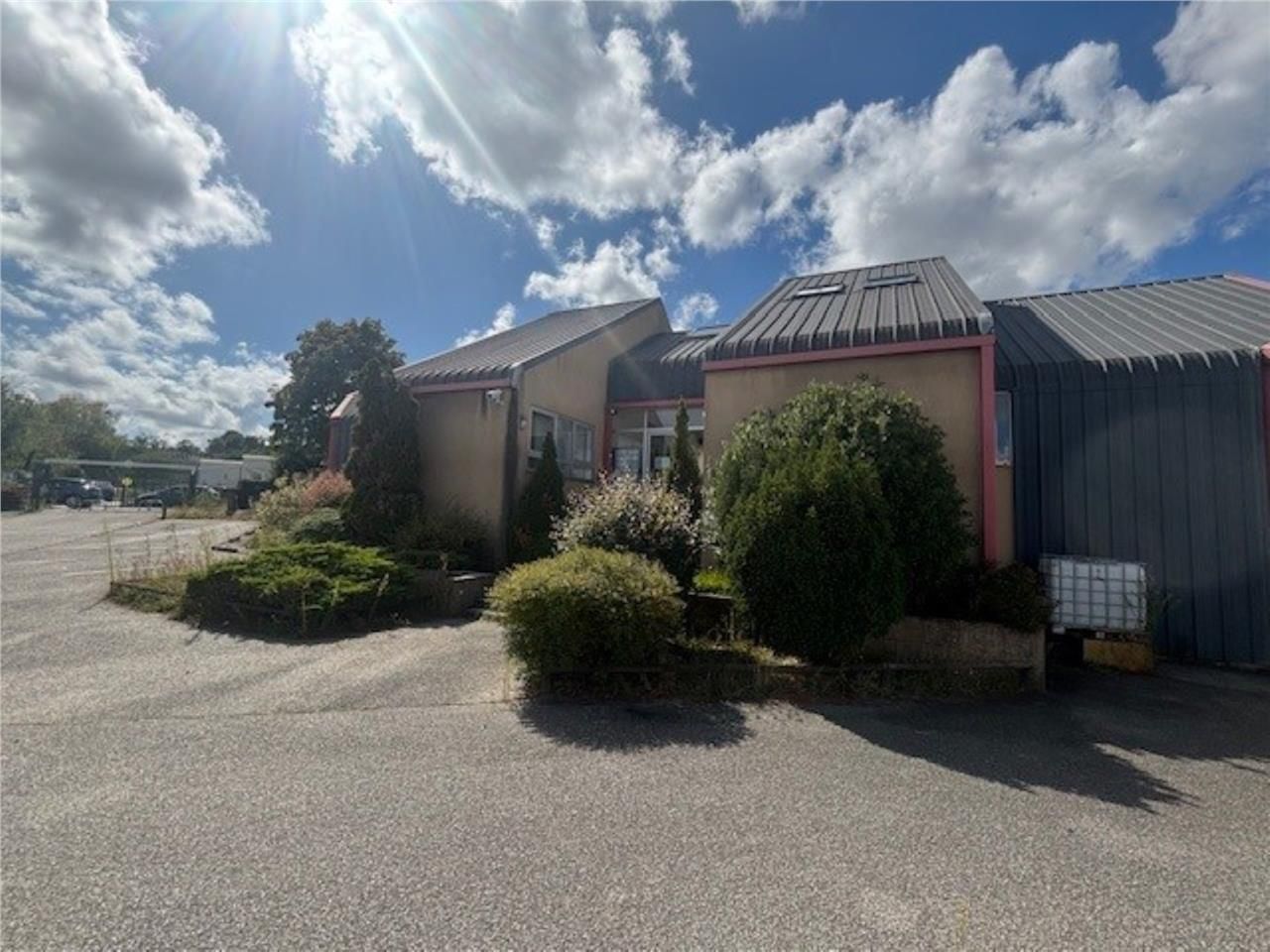 CBRE vous propose à vendre ou à louer un entrepôt