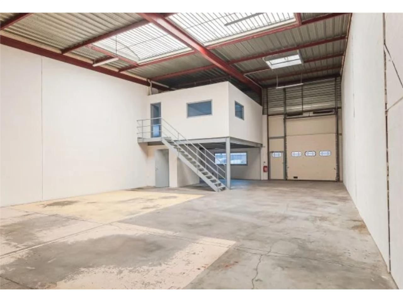 CBRE vous propose à louer un entrepôt/local d'act