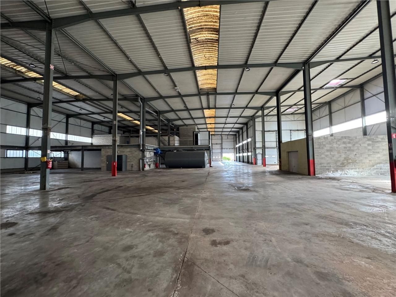 CBRE vous propose à vendre ou à louer un entrepôt