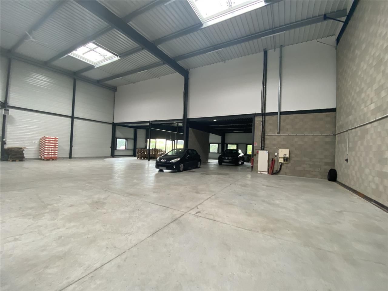 CBRE vous propose à vendre ou à louer un entrepôt