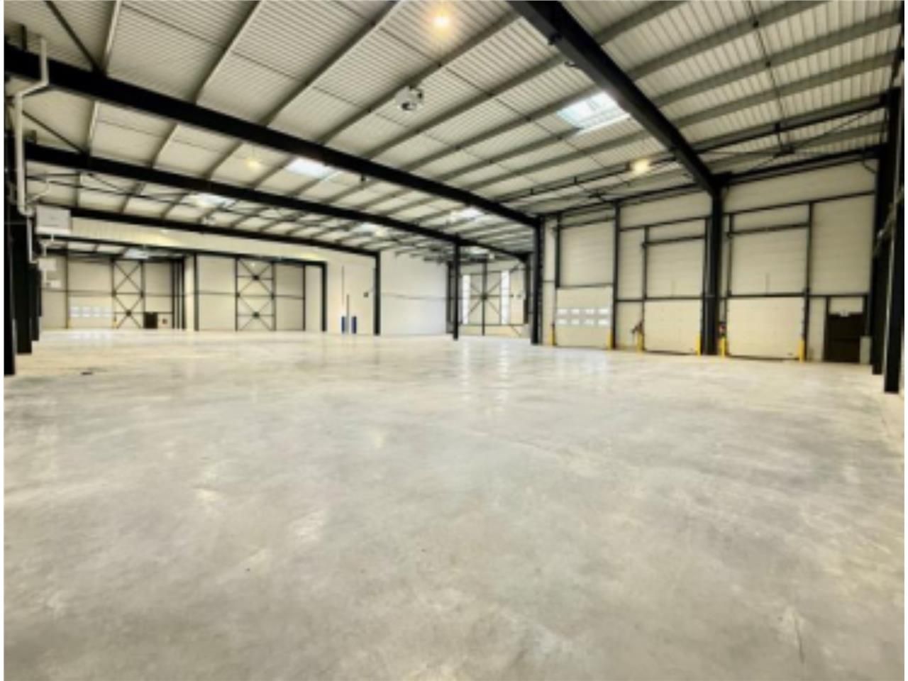 CBRE vous propose à louer, un entrepôt/local d'ac