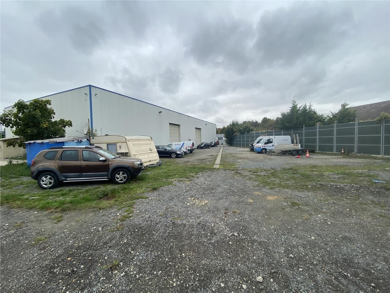 CBRE vous propose à vendre, un bâtiment indépenda