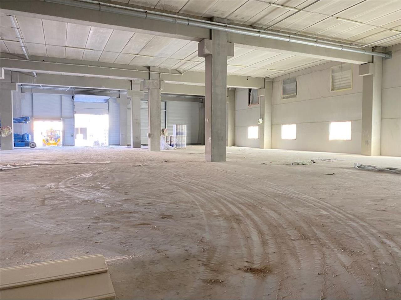 CBRE vous propose à louer un parc d'activités neu