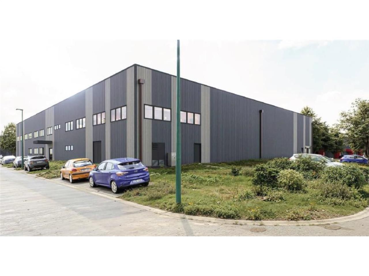 CBRE vous propose à louer un bâtiment indépendant