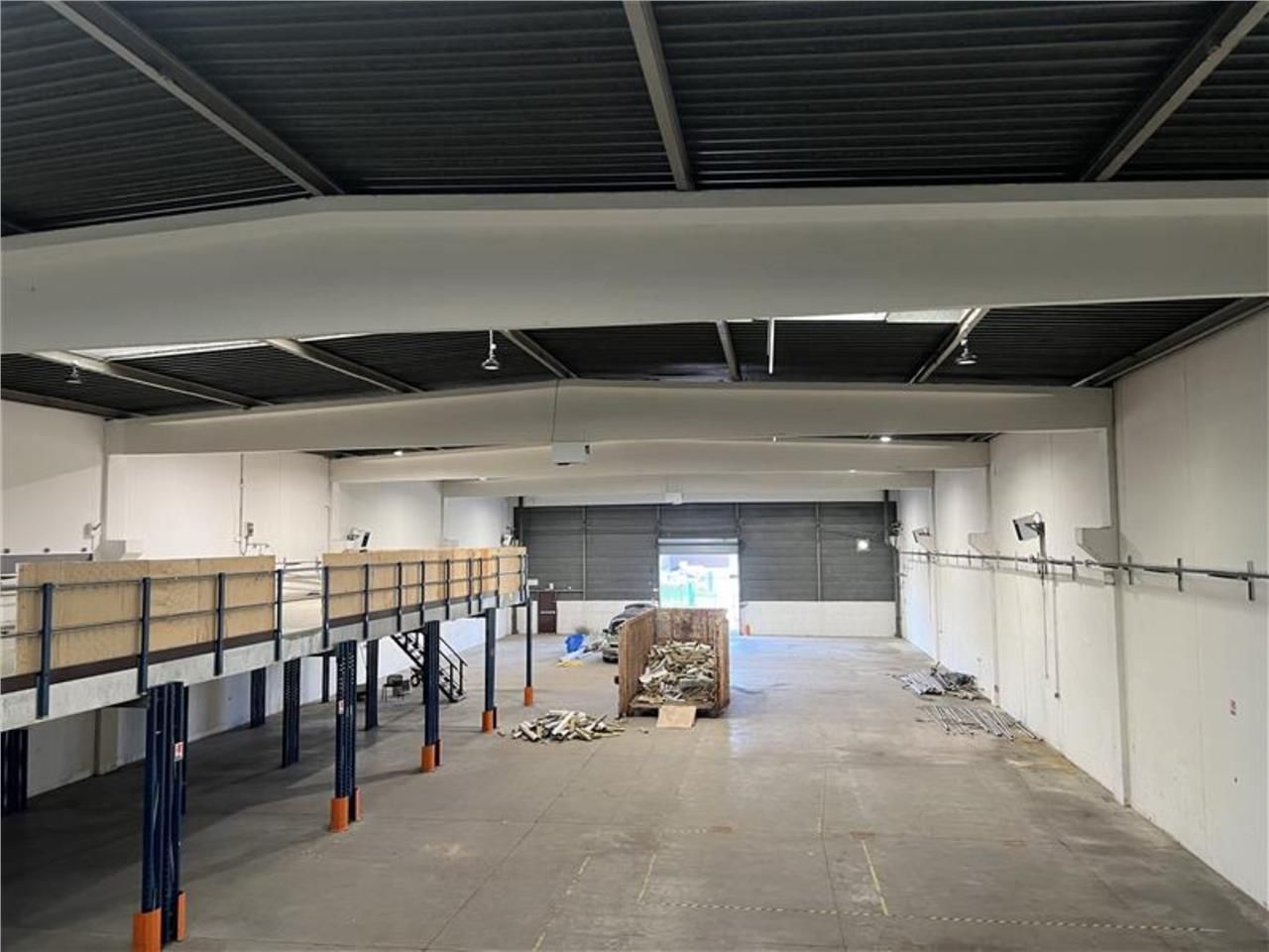 CBRE vous propose à louer, un local d'activités s