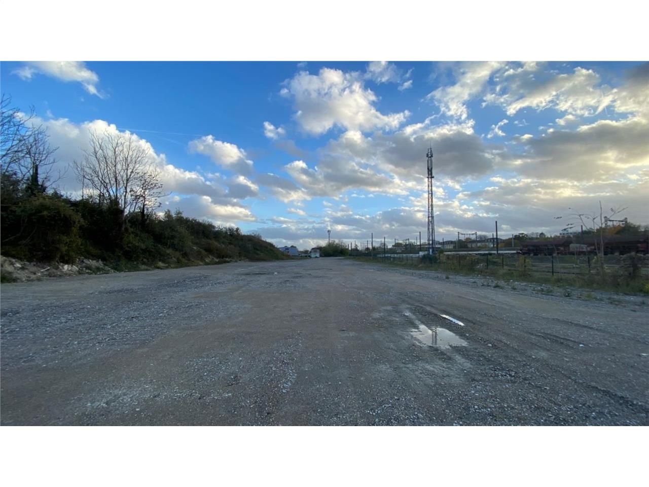 CBRE vous propose à louer un terrain situé sur la