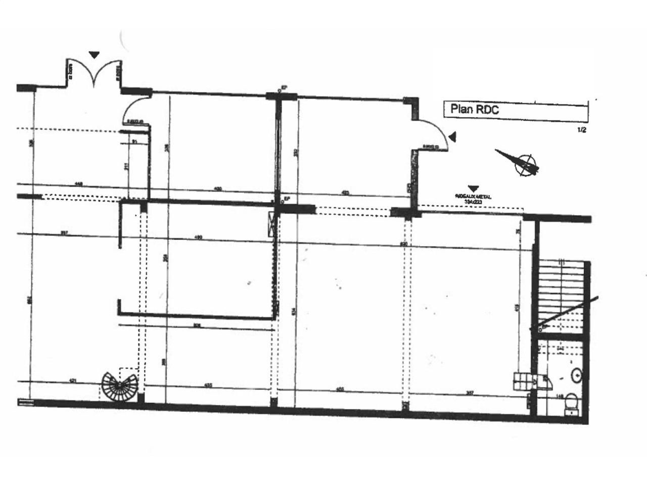Location entrepots 250 m² non divisibles