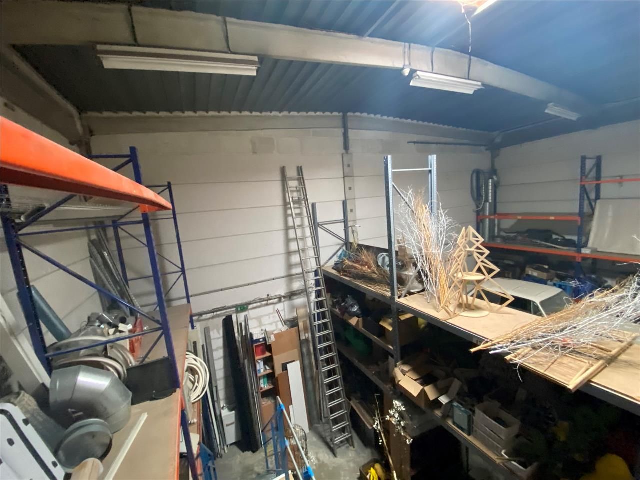 CBRE vous propose à vendre, un local d'activités 