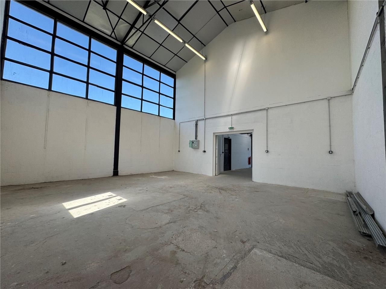 CBRE vous propose à louer, un local d'activités s