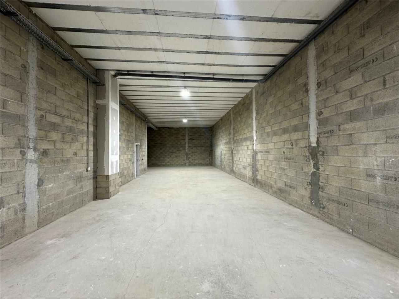 CBRE vous propose à louer un parc d'activités neu