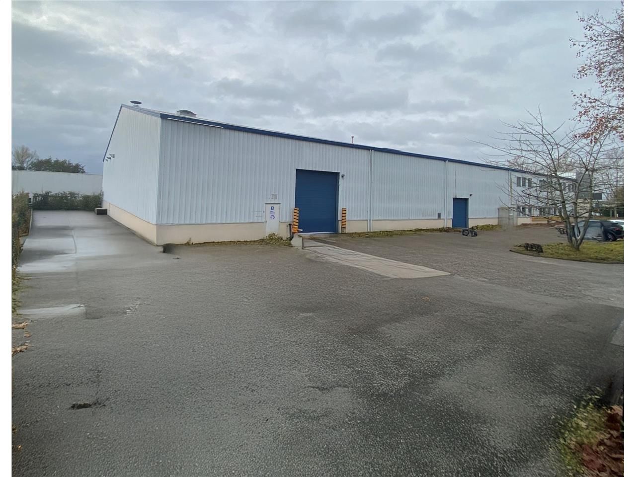 CBRE vous propose à vendre en investissement, un 