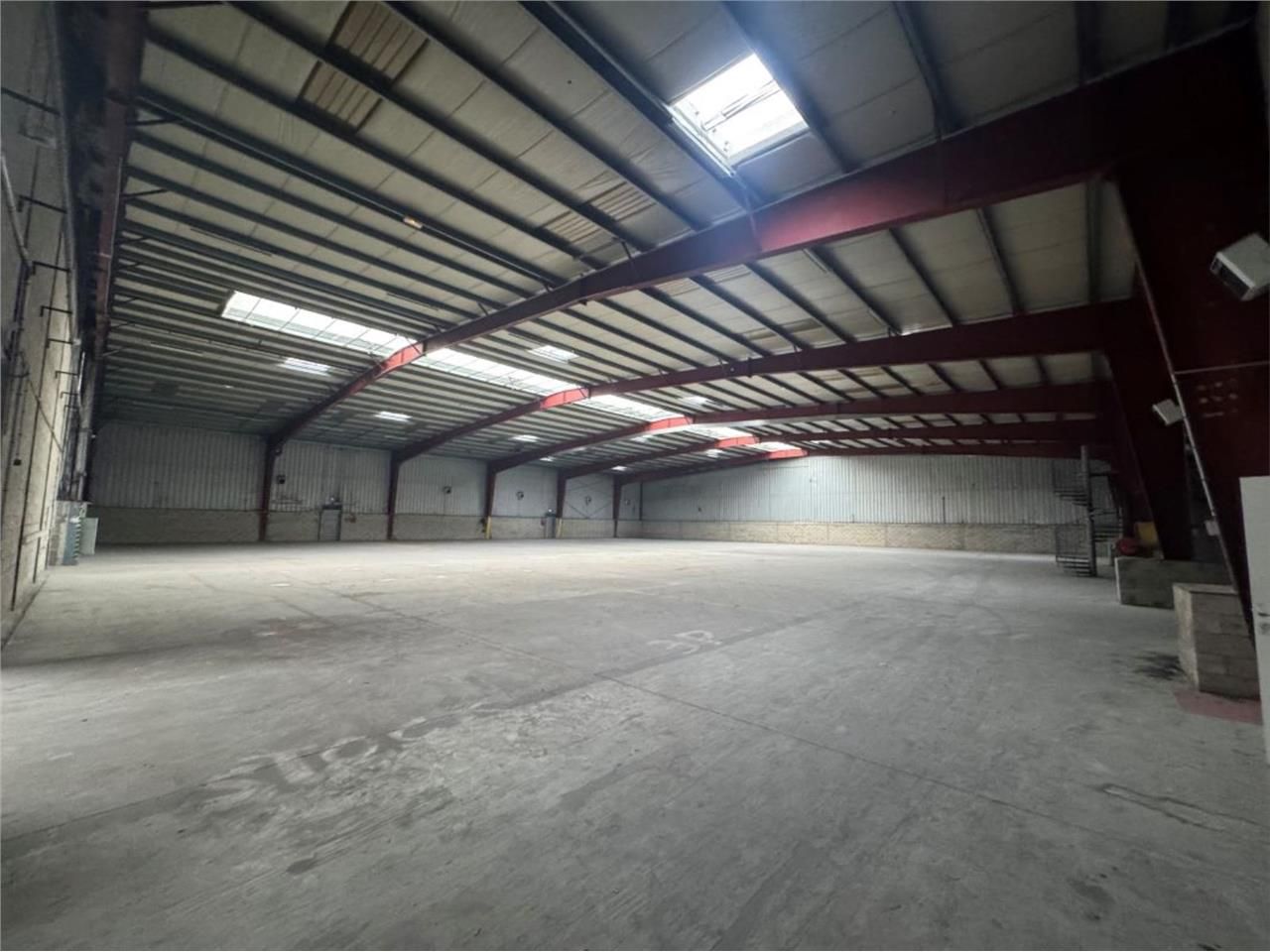 CBRE vous propose à louer un entrepôt/local d'act