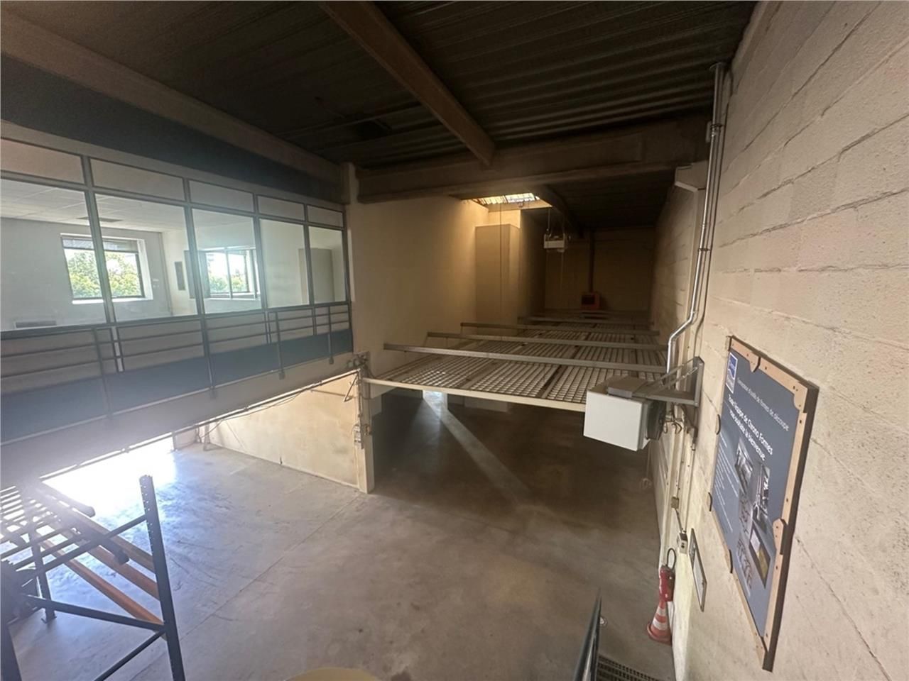 CBRE vous propose à vendre et à louer un entrepôt