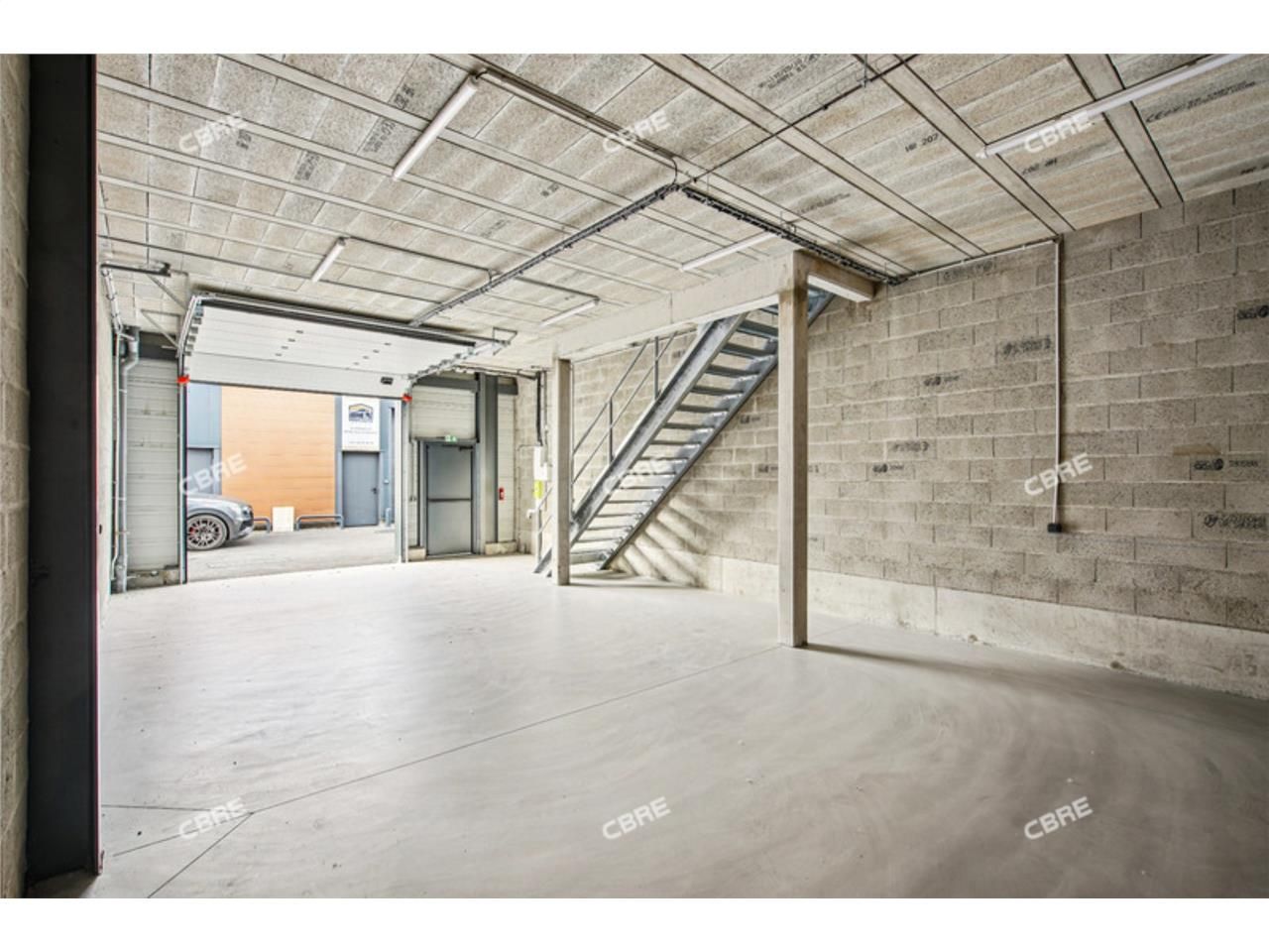CBRE vous propose à louer, un local d'activités s