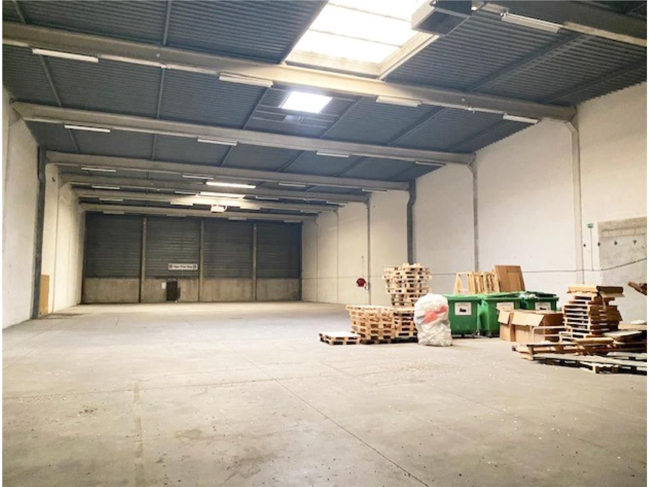 CBRE vous propose à louer, un entrepôt/local d'ac