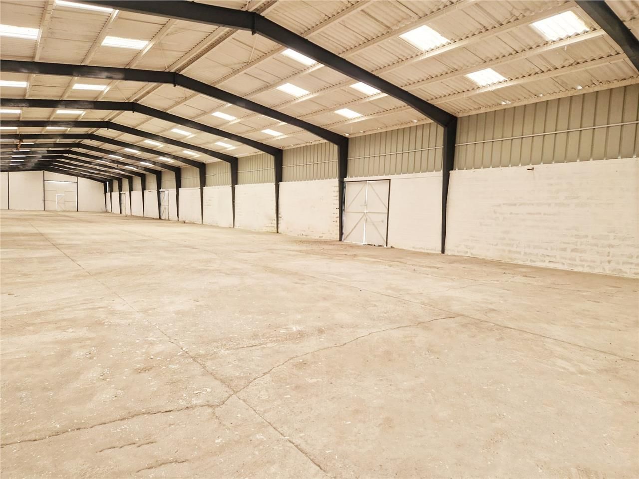 CBRE vous propose à vendre ou à louer un entrepôt