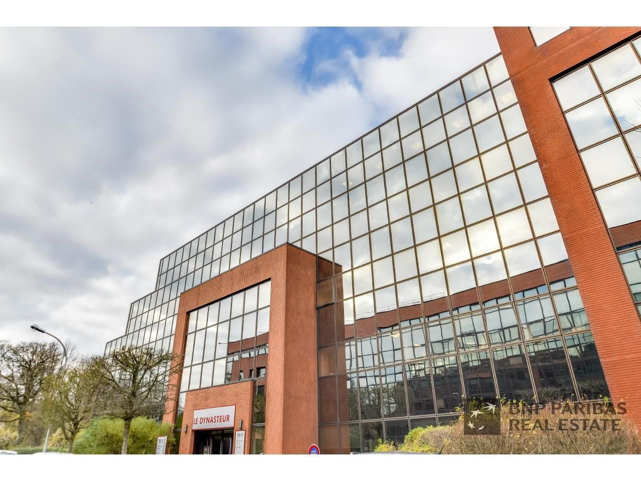 3793 m² pour ce bureaux en location à Meudon la foret