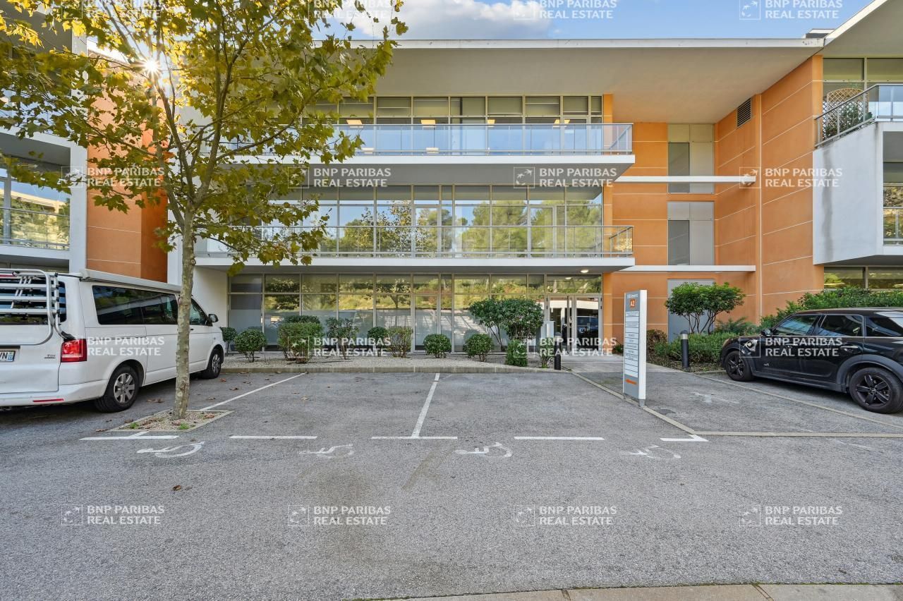 997 m² pour ce bureaux en location à Valbonne