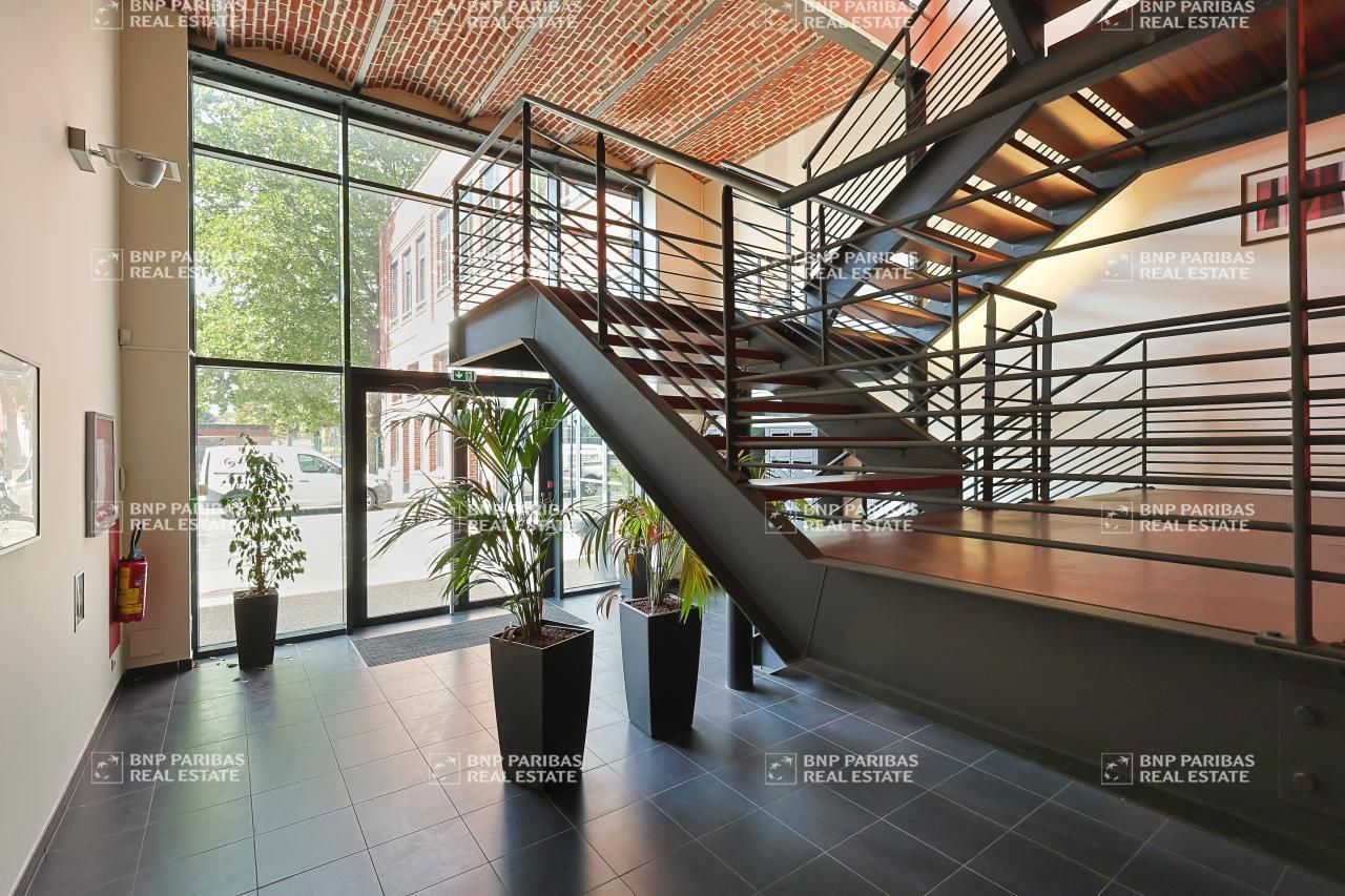 1927 m² pour ce bureaux en location à Roubaix
