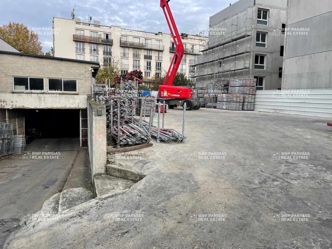 3300 m² pour ce activité en location à Ivry-sur-seine