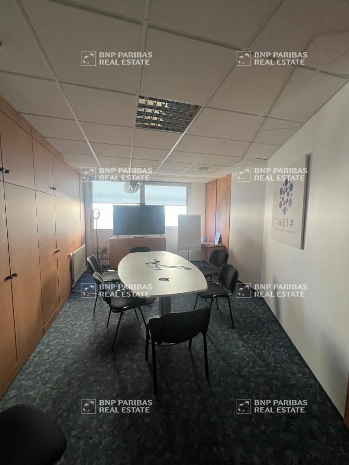 374 m² pour ce bureaux en location à Orleans