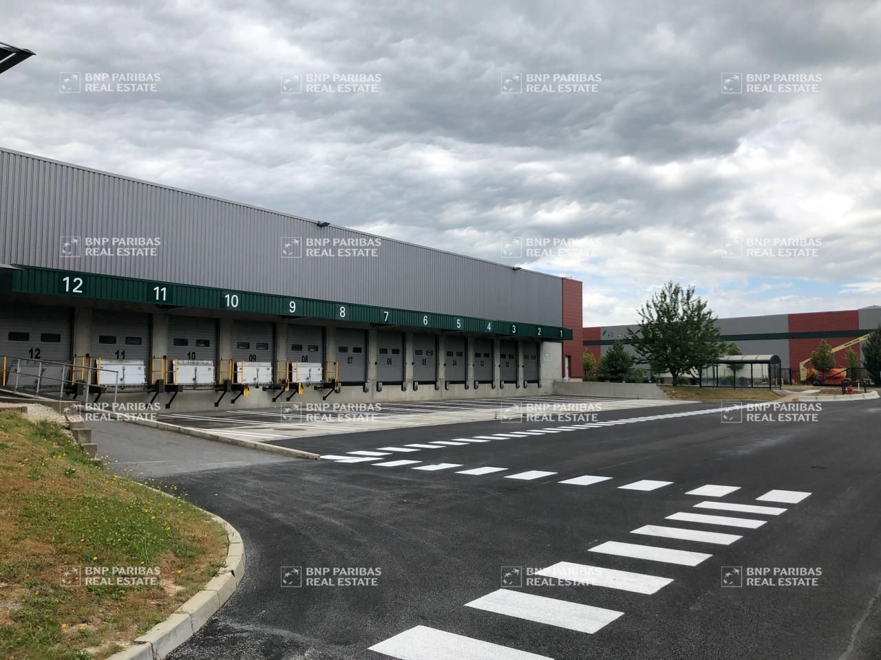 6207 m² pour cetentrepôts classe a en location à Vémars