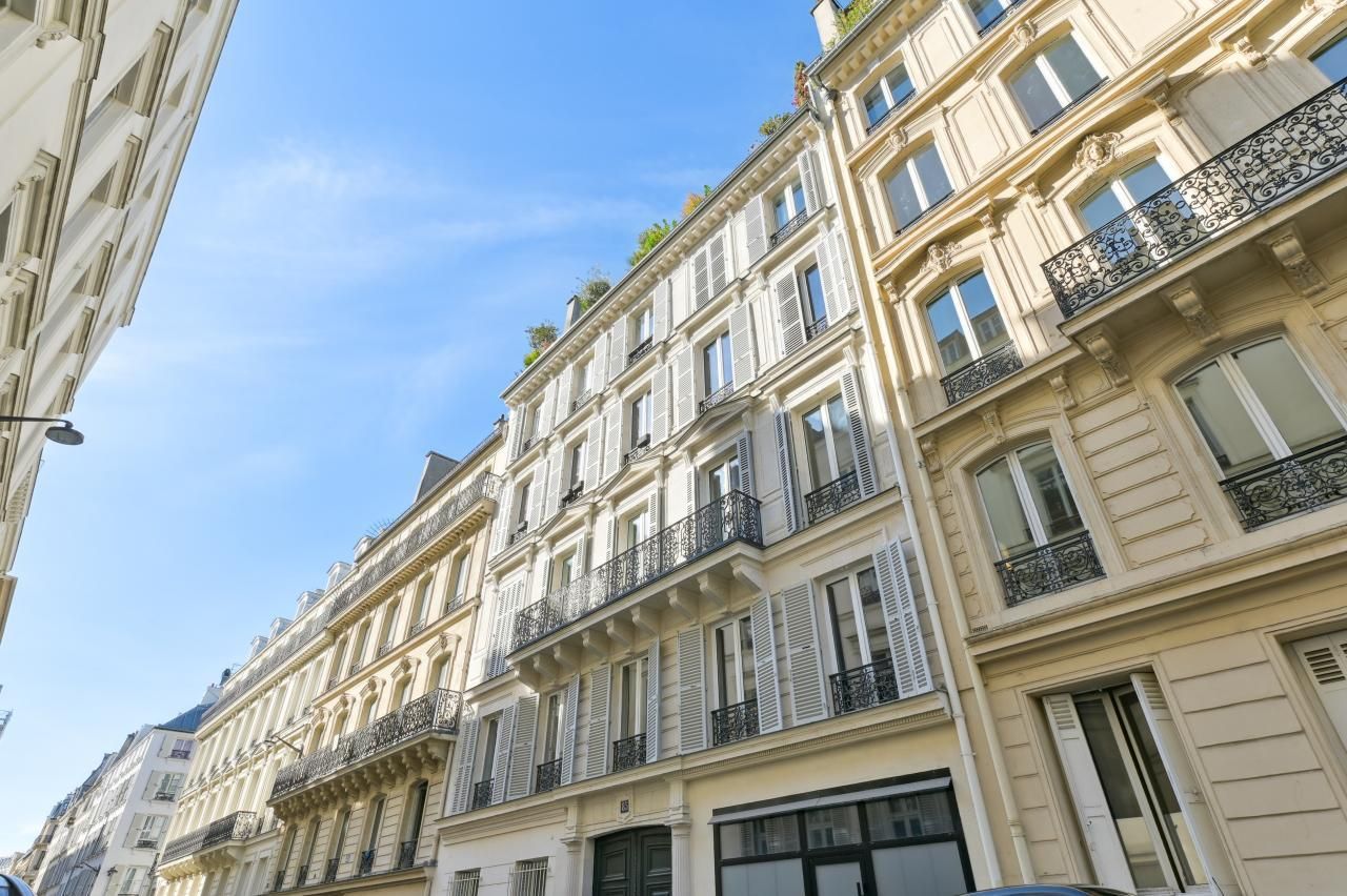 165 m² pour ce bureaux en location à Paris