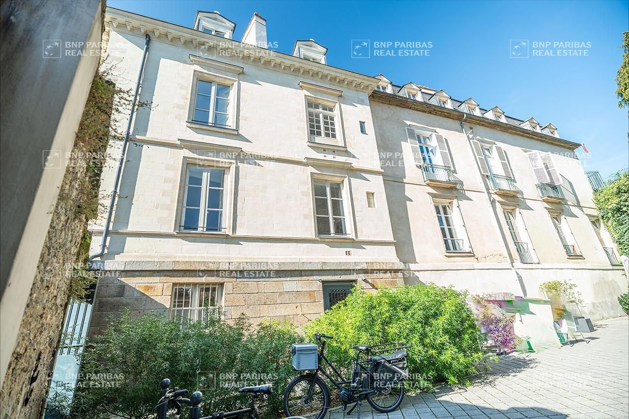 472 m² pour ce bureaux en location à Rennes