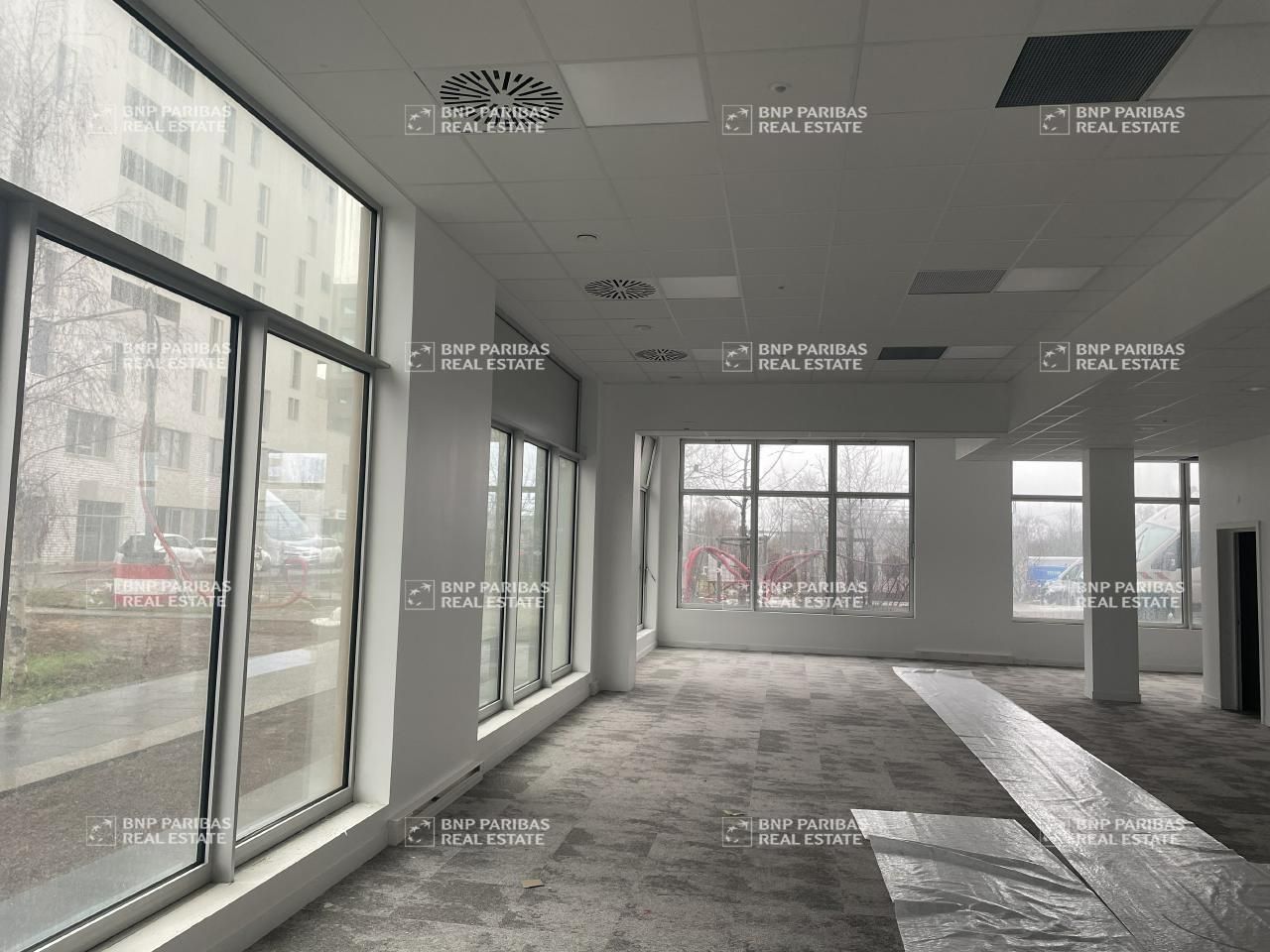 922 m² pour ce bureaux en vente à Saint jacques de la lande