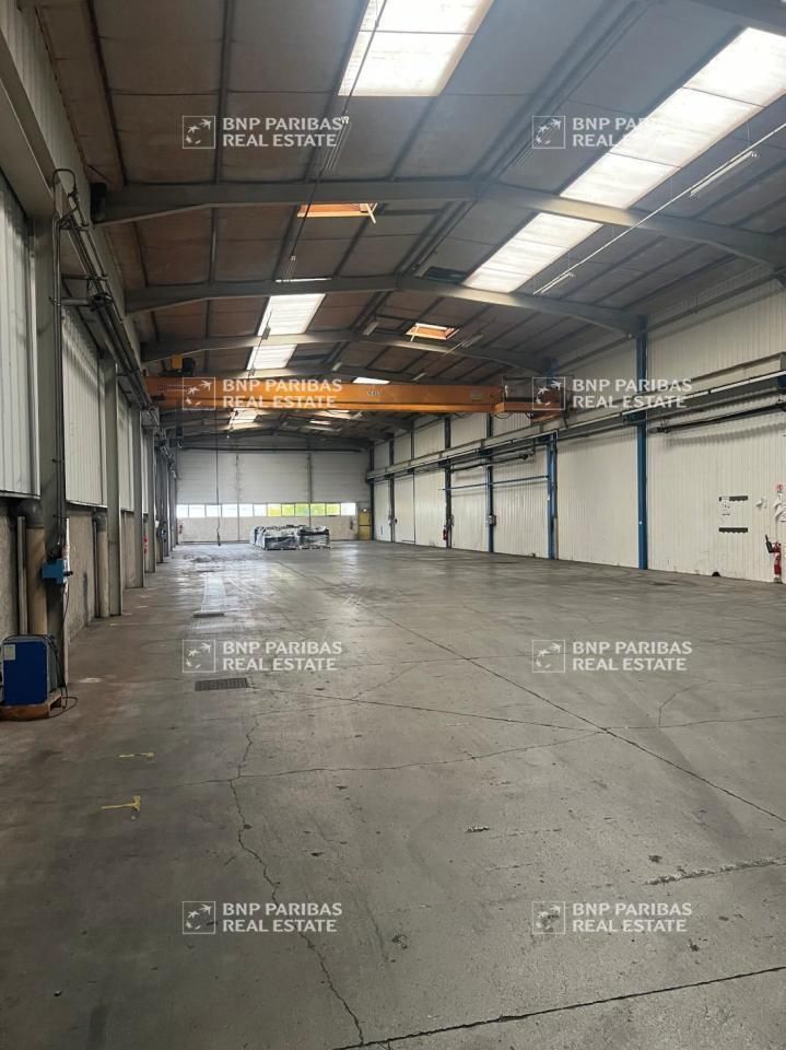 1910 m² pour ce activité en location à Béligneux